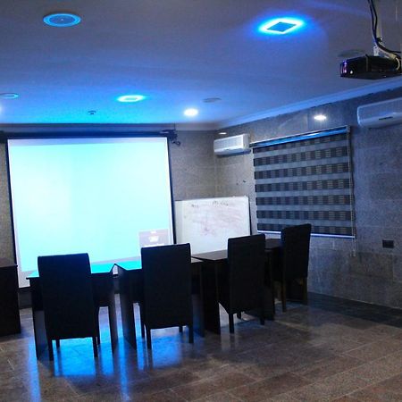 Class Suites Ikeja Eksteriør bilde