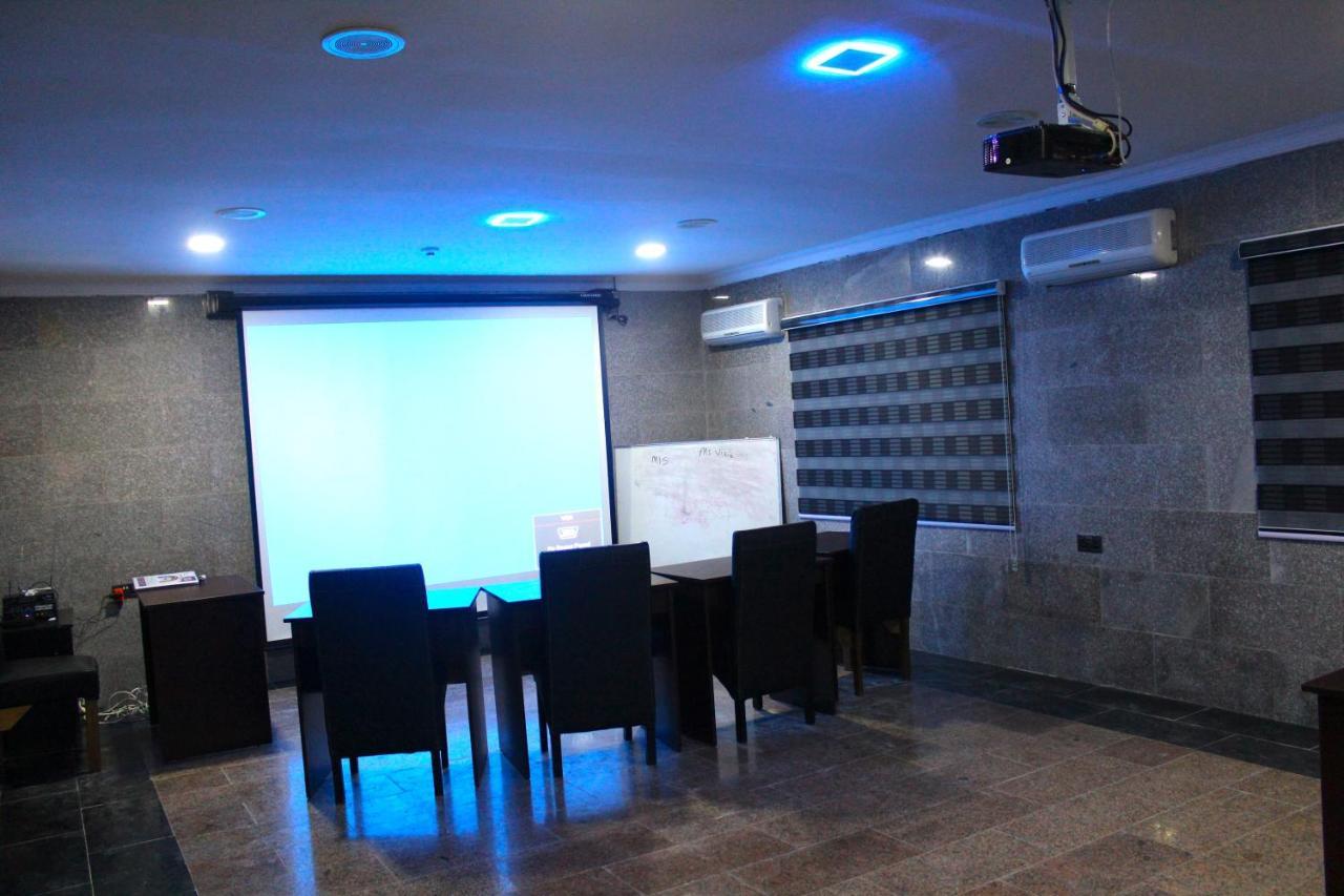 Class Suites Ikeja Eksteriør bilde