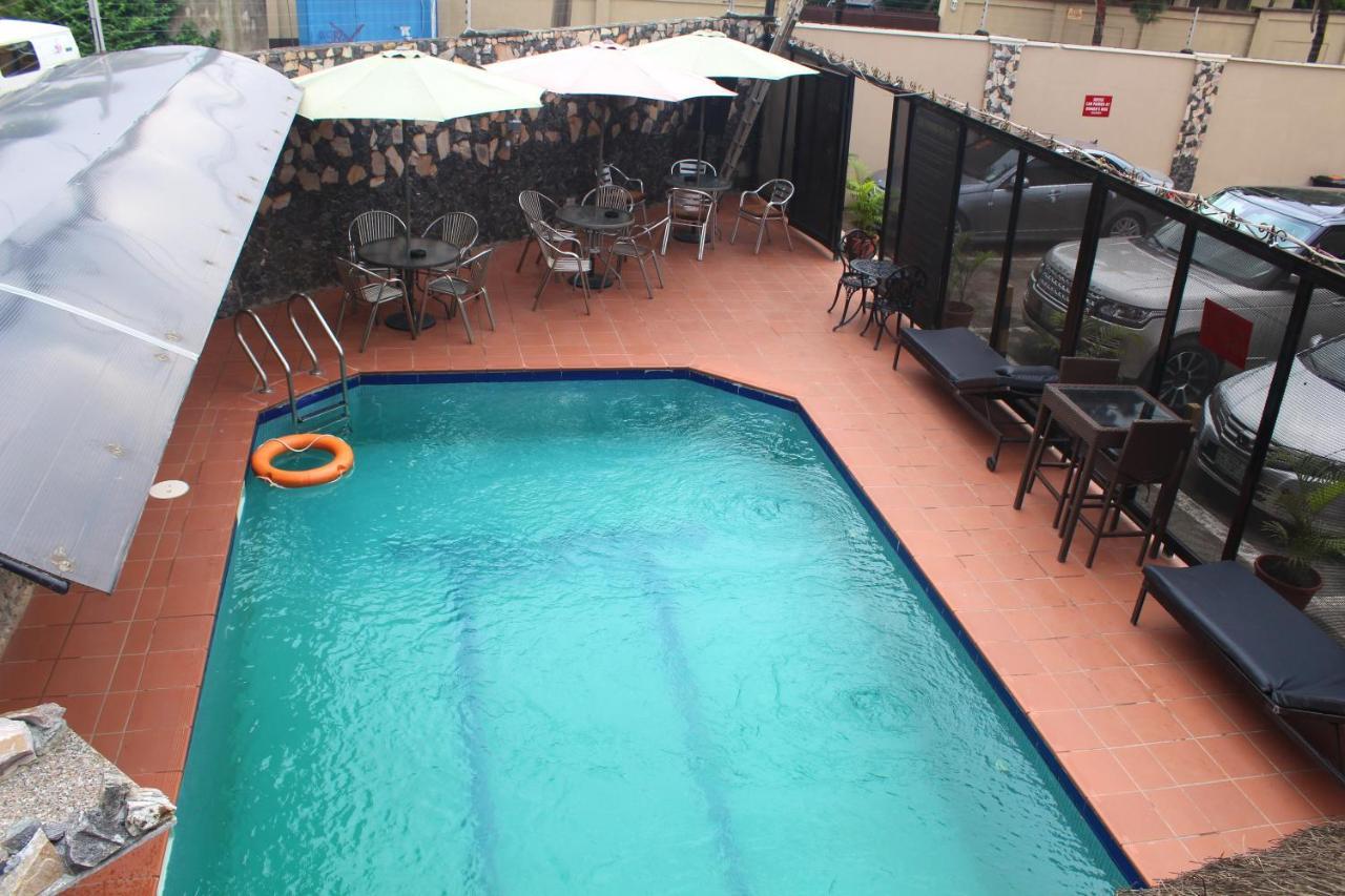 Class Suites Ikeja Eksteriør bilde