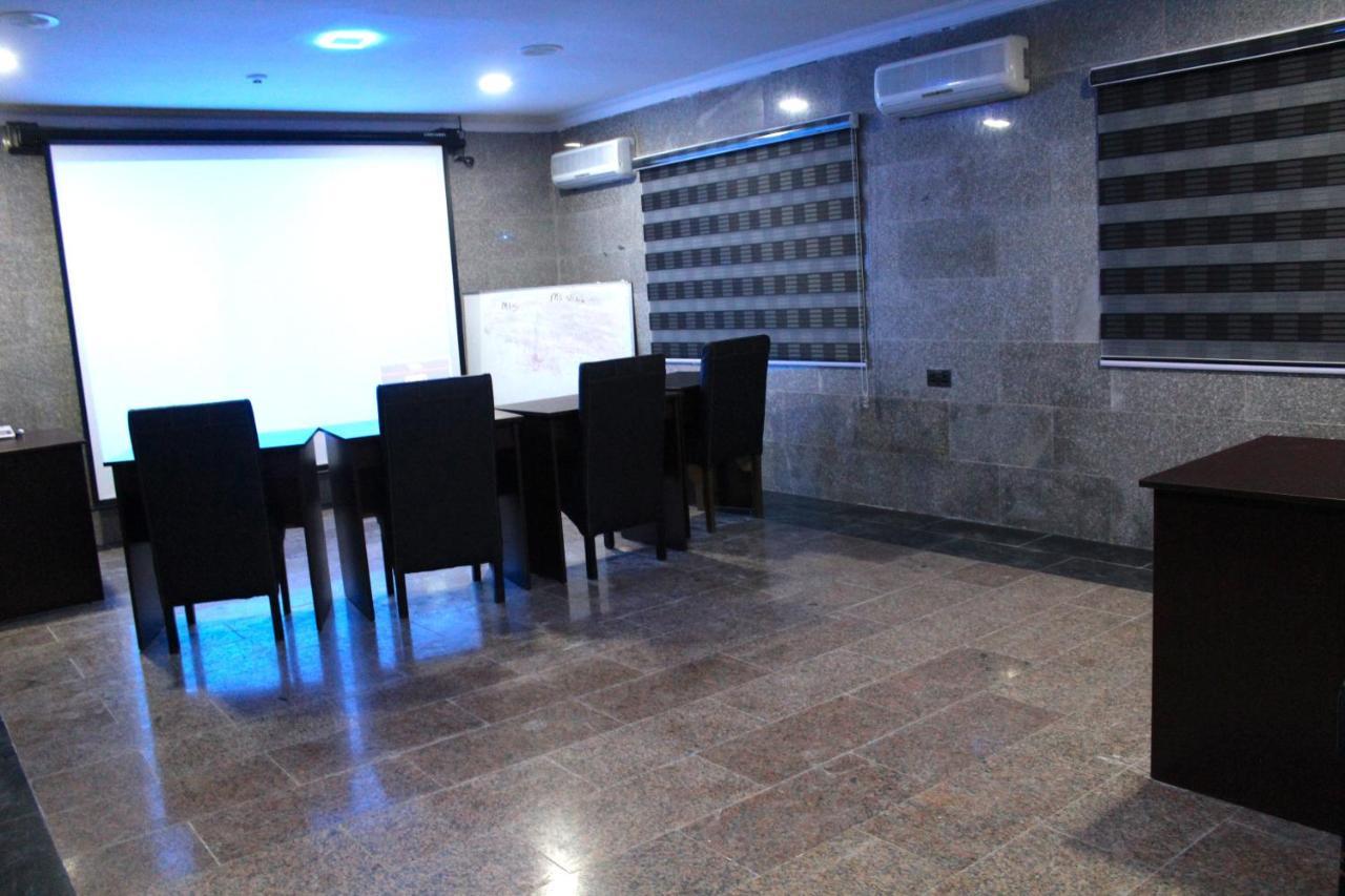 Class Suites Ikeja Eksteriør bilde