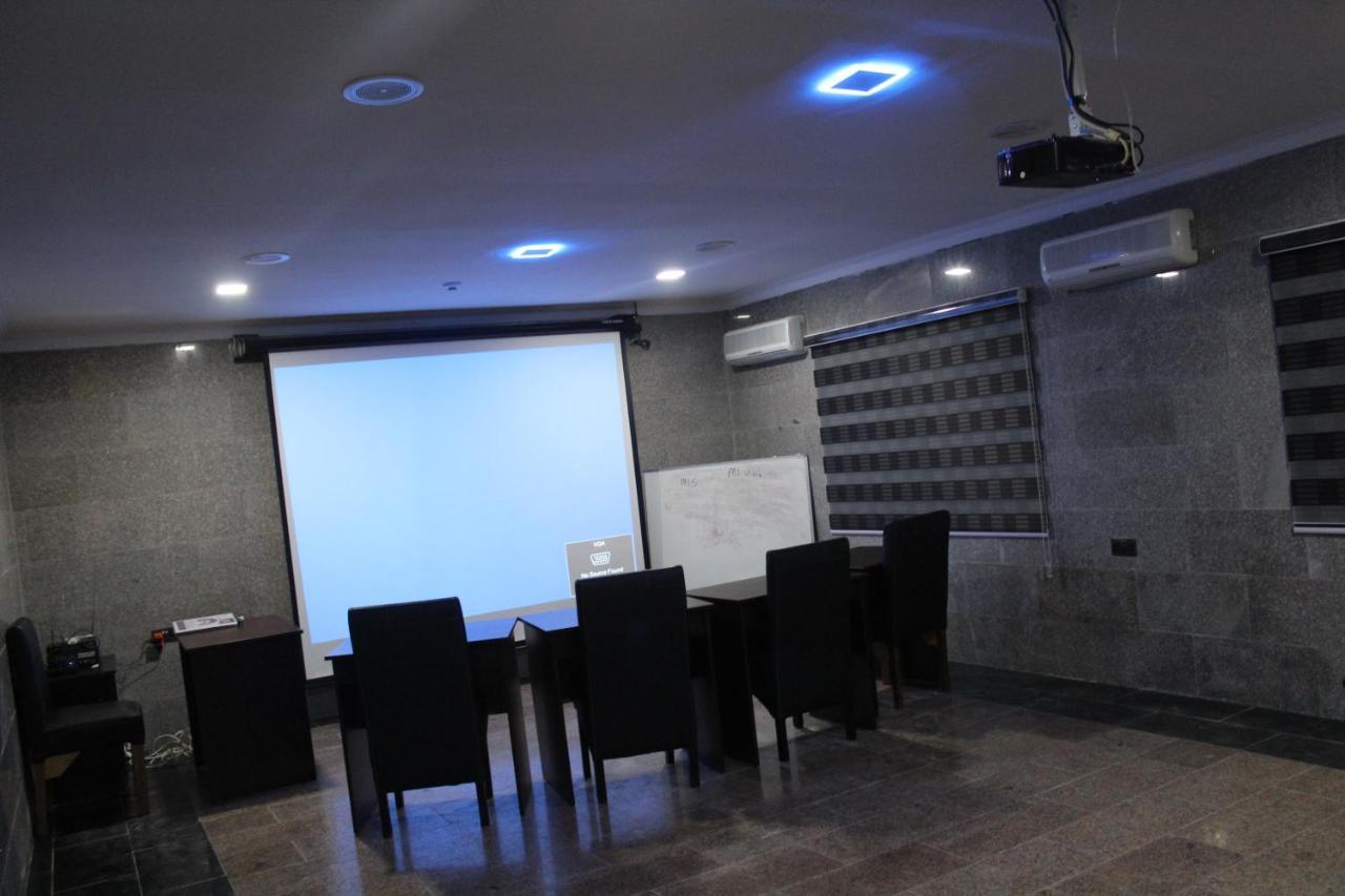 Class Suites Ikeja Eksteriør bilde